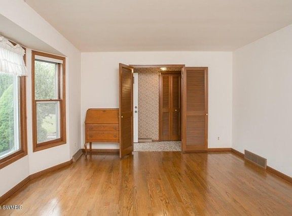5th image of 1362 Van Auken St SE