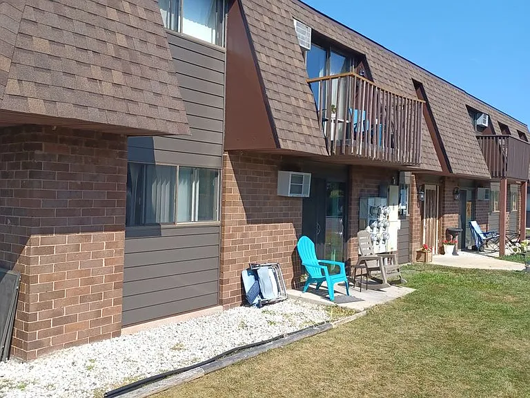 1025 Willow Ave — Photo 36