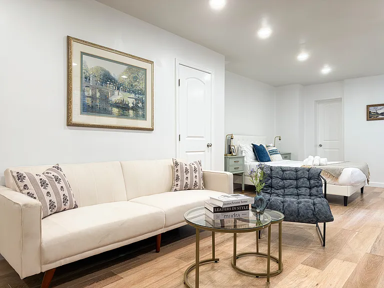 2129 Pine St #1R — Photo 2