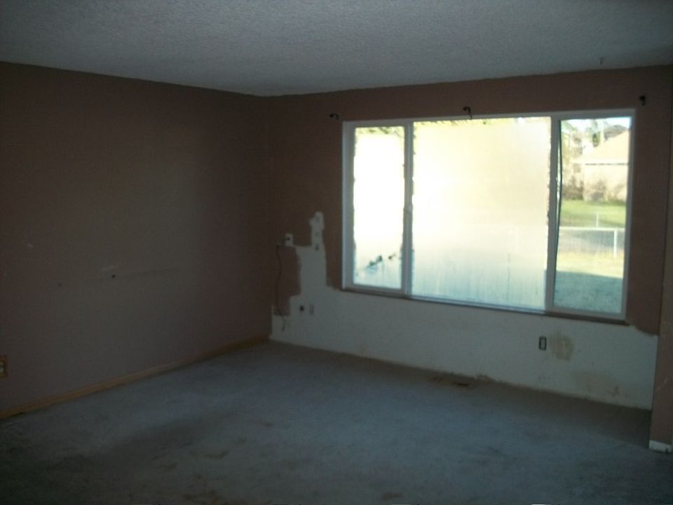 2nd image of 625 NE Roswell Dr