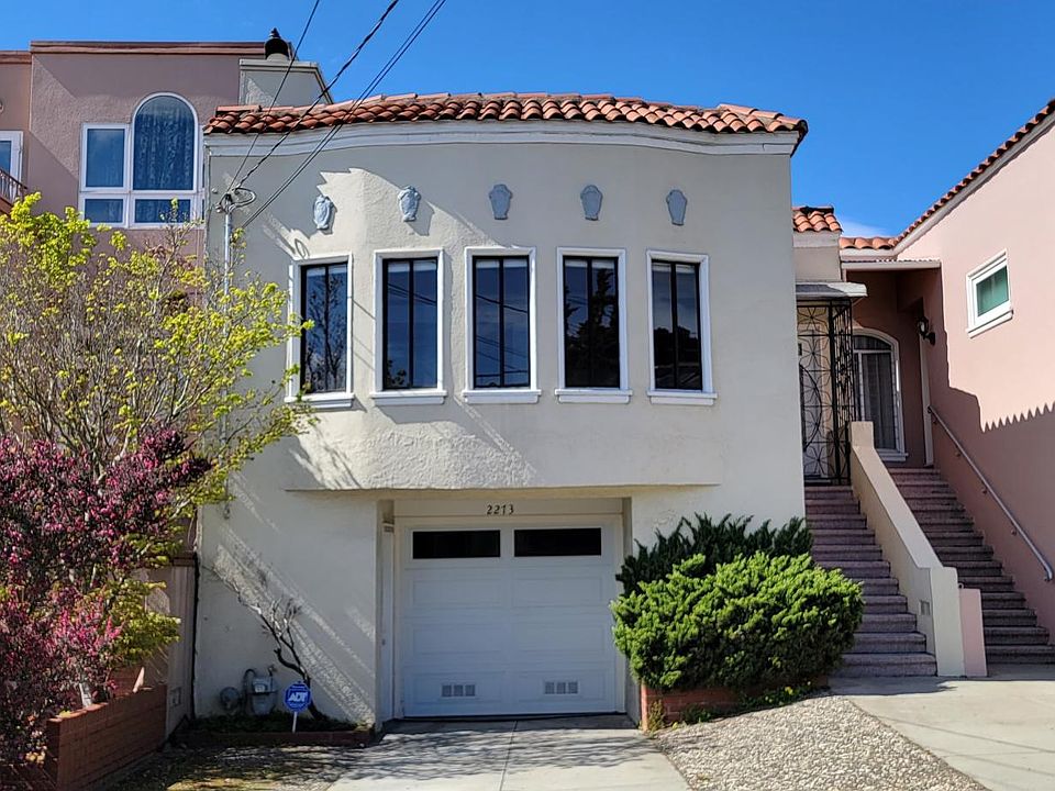 Front of house and driveway