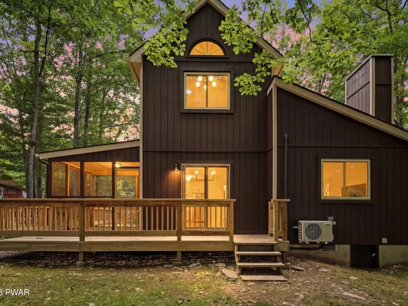 140 Maple Leaf Rd, Lackawaxen, PA 18435