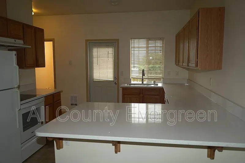 2 bed, 2.5 bath, 1187 sqft, $1,995 — Photo 3