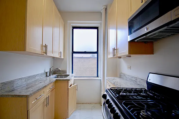 Rented by Bohemia Realty Group | media 4