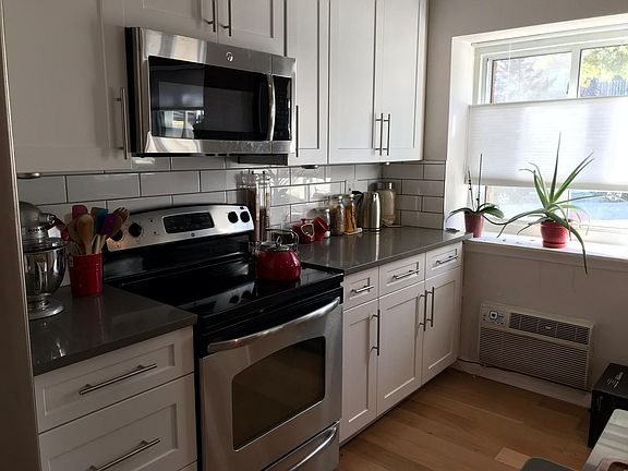 2nd image of 416 Benedict Ave #3209