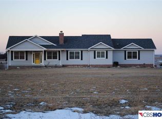 1686 Hillside Dr, Wahoo, NE 68066
