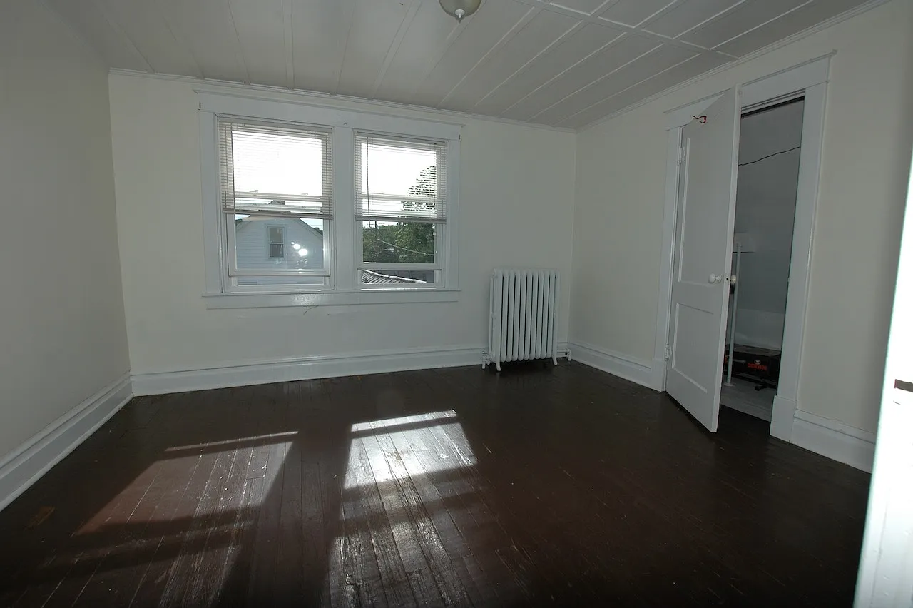 3 bed, $1,050 — Photo 4