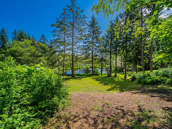 3rd image of 1499 Lake Dr