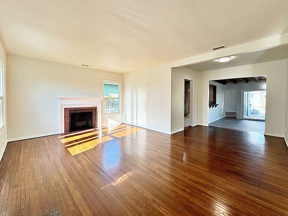 4th image of 3920 Clark Ave