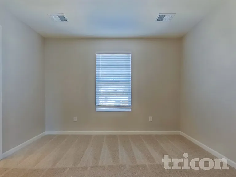 1076 Crescent Moon Loop Rd — Photo 5