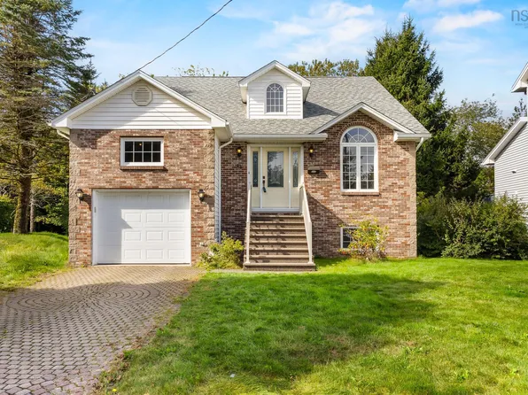 11 Keystone Ct, Halifax, NS B3N 3B3
