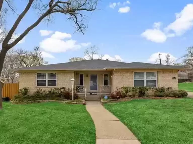 10809 Marchant Cir — Photo 1