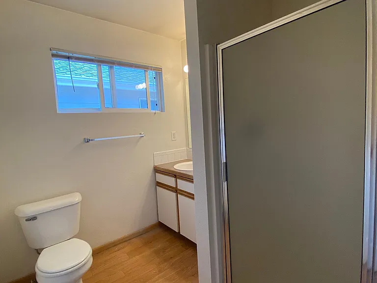 219 W Myrtle St #D — Photo 5