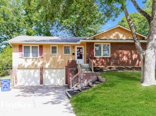 8427 Arlington Ave, Raytown, MO 64138