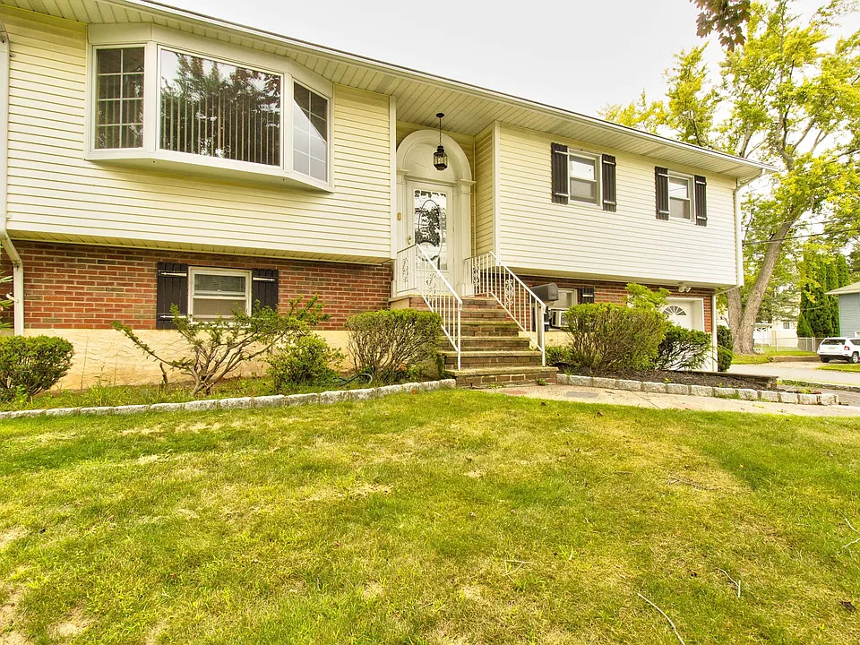 191 Bradley Ave #1