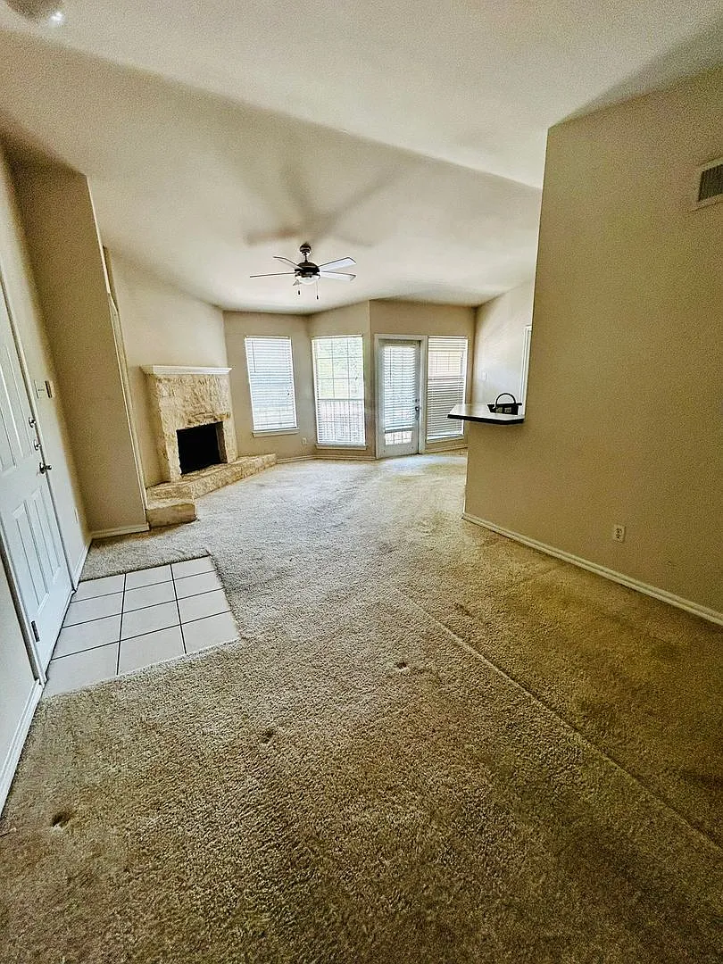 Scenic 1BR Condo in the NW Hills — Photo 2