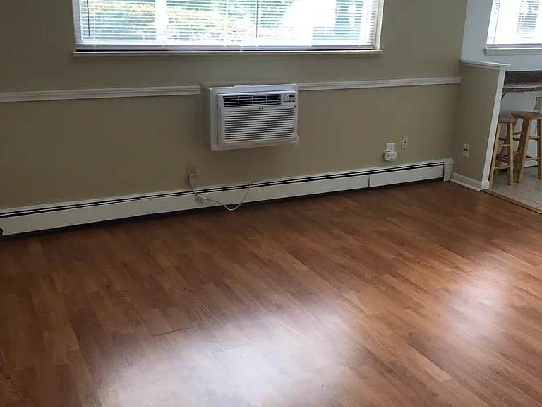 Emerald Village Apartments — Photo 22