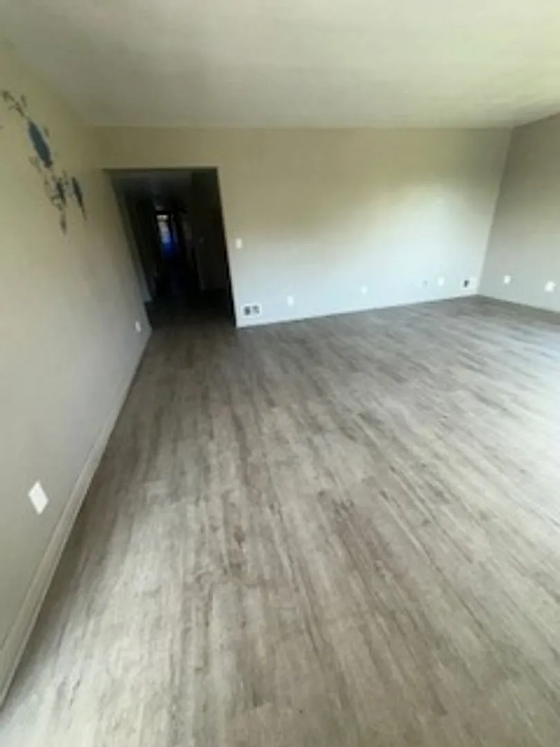Building Photo - 623 Clifton Dr