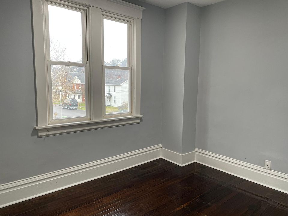 1st image of 260 Green St #1