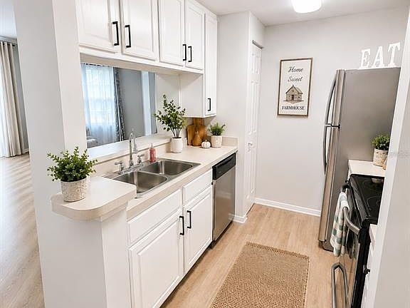 3rd image of 4763 Travini Cir #3202