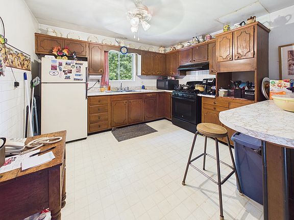 3rd image of 6532 E Mud River Rd