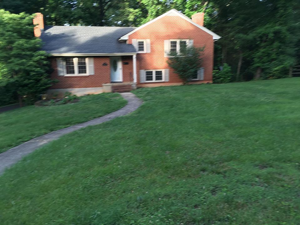 1st image of 996 Ashland Ave