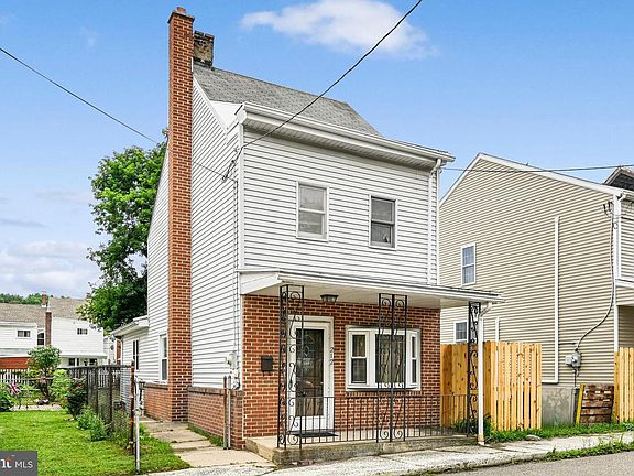 4th image of 212 N Nichols St