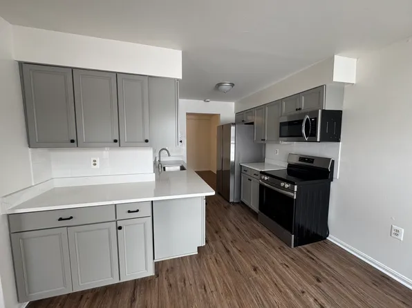 10411 Paradise Ct #17-1, Manassas, VA 20109