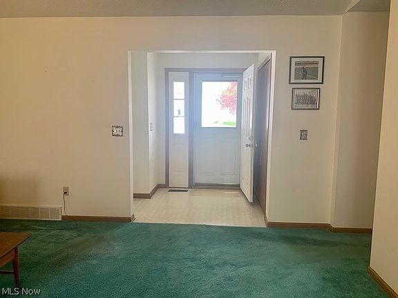 4th image of 169 Findlay Ct