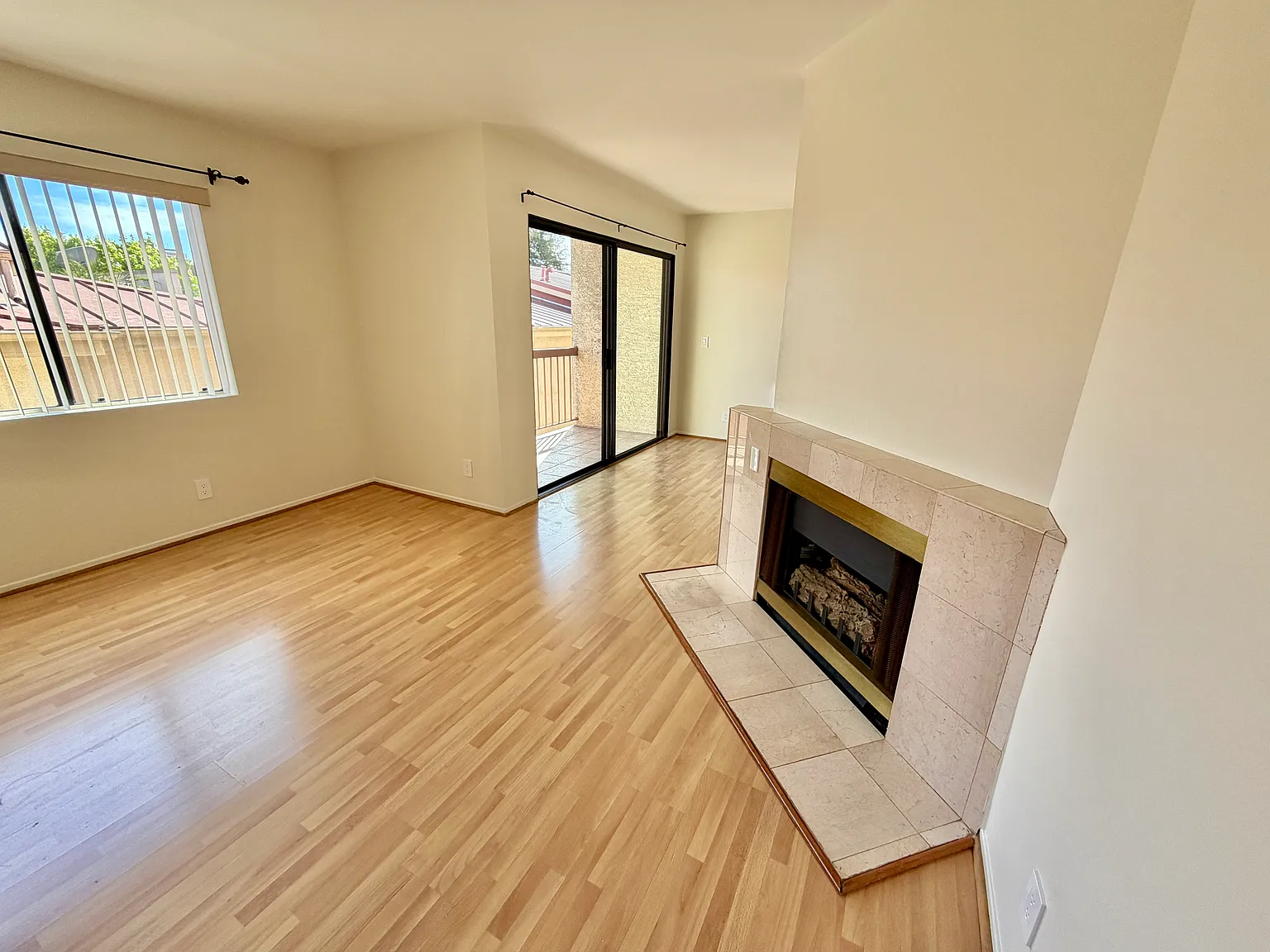 2 bed, 1046 sqft, $2,950 — Photo 1