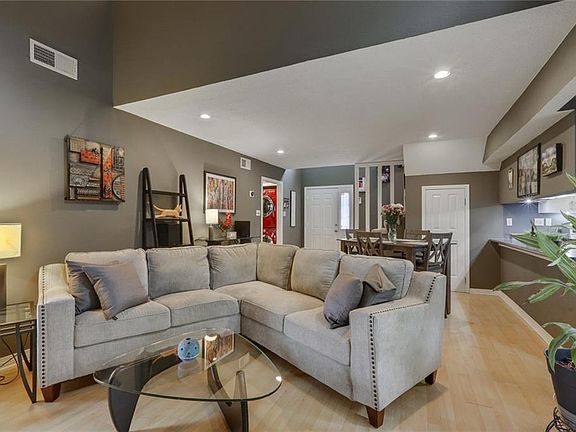 5th image of 1500 W Esplanade Ave #10A