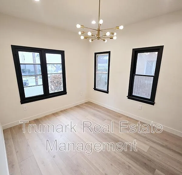 609 E Garfield Ave — Photo 14