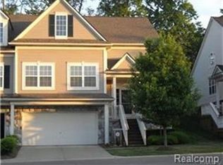 646 W Bluff Ct #1, Rochester Hills, MI 48307