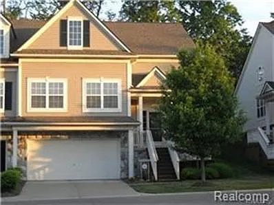 646 W Bluff Ct #1 photo 1