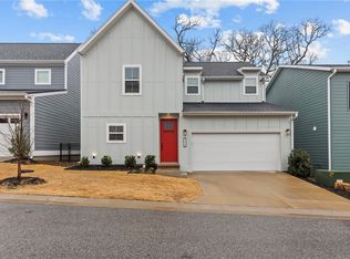 2658 N McAllister Aly, Fayetteville, AR 72703