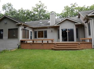 5449 Wil Acre Dr, Loves Park, IL 61111