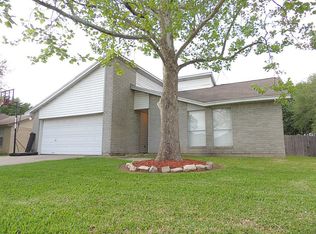 27 Ranch House Loop, Angleton, TX 77515