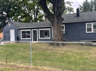 44 S Woodlawn Ave, Hamilton, VA 20158