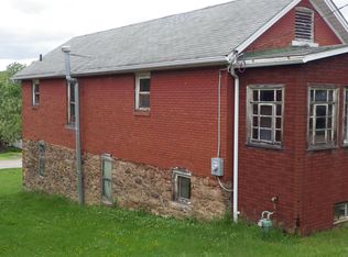 9921 McClellan St, North Huntingdon, PA 15642