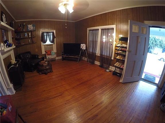 5th image of 412 N Davis Ave