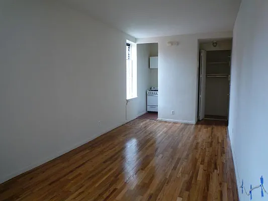 Rented by DSA Realty Midtown West | media 7