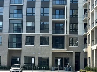 3250 Carding Mill Trl #101, Oakville, ON L6M 0Z5