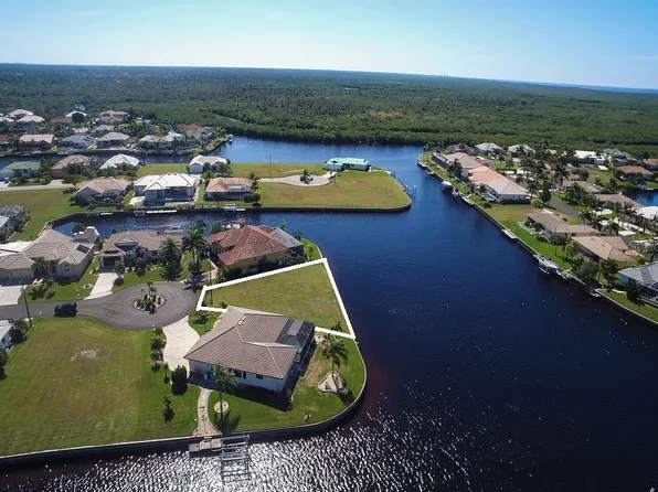 300 Segovia Dr, Punta Gorda, FL 33950