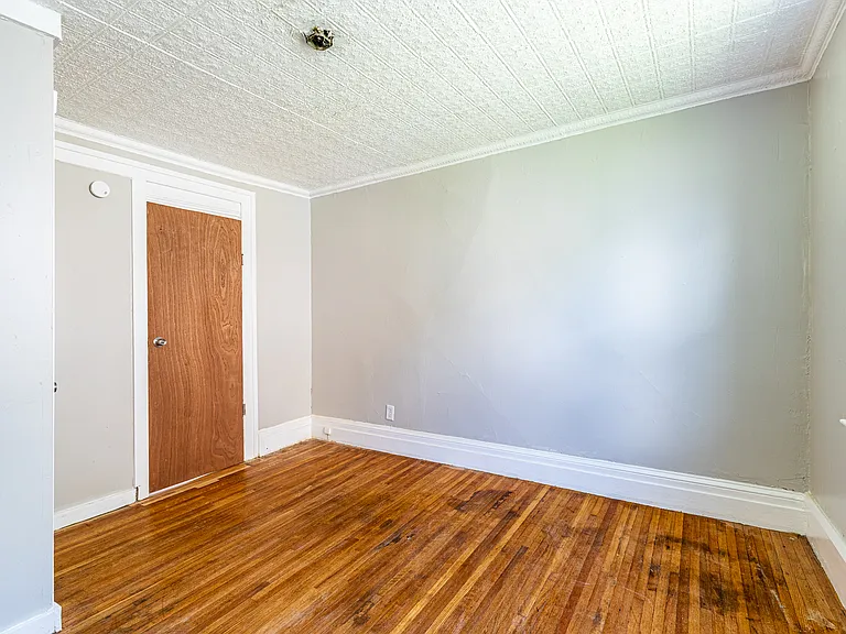 279-279.5 Adams St #C — Photo 16