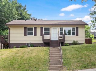 690 Kane St, Dubuque, IA 52001