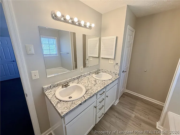 224-1 Waterdown Dr — Photo 17