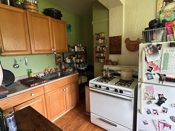 Charming 1 Bed / 1 Bath Apartment Filled with Natural Light, 1922 N Palmer St, Milwaukee, WI 53212
