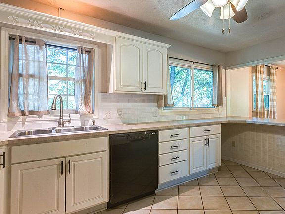 5th image of 2081 Leland Way