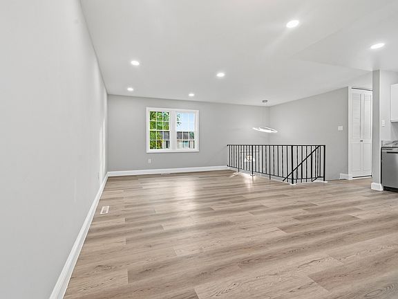 3rd image of 6301 Linus Dr