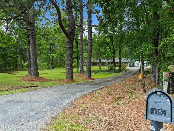 3rd image of 4753 Country Club Rd E